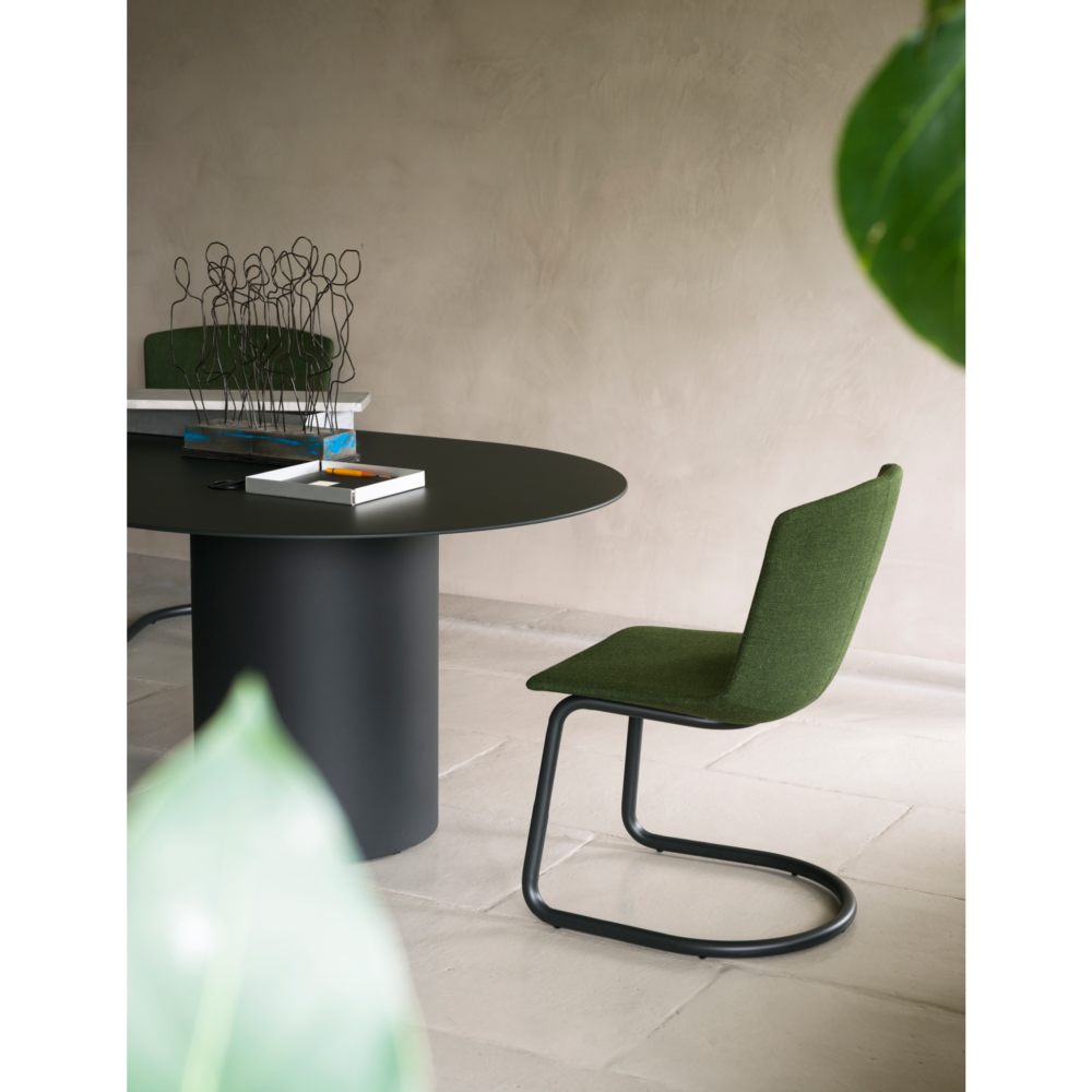 Cylindrical Base Dining Table | Desalto MM8 - Image 7